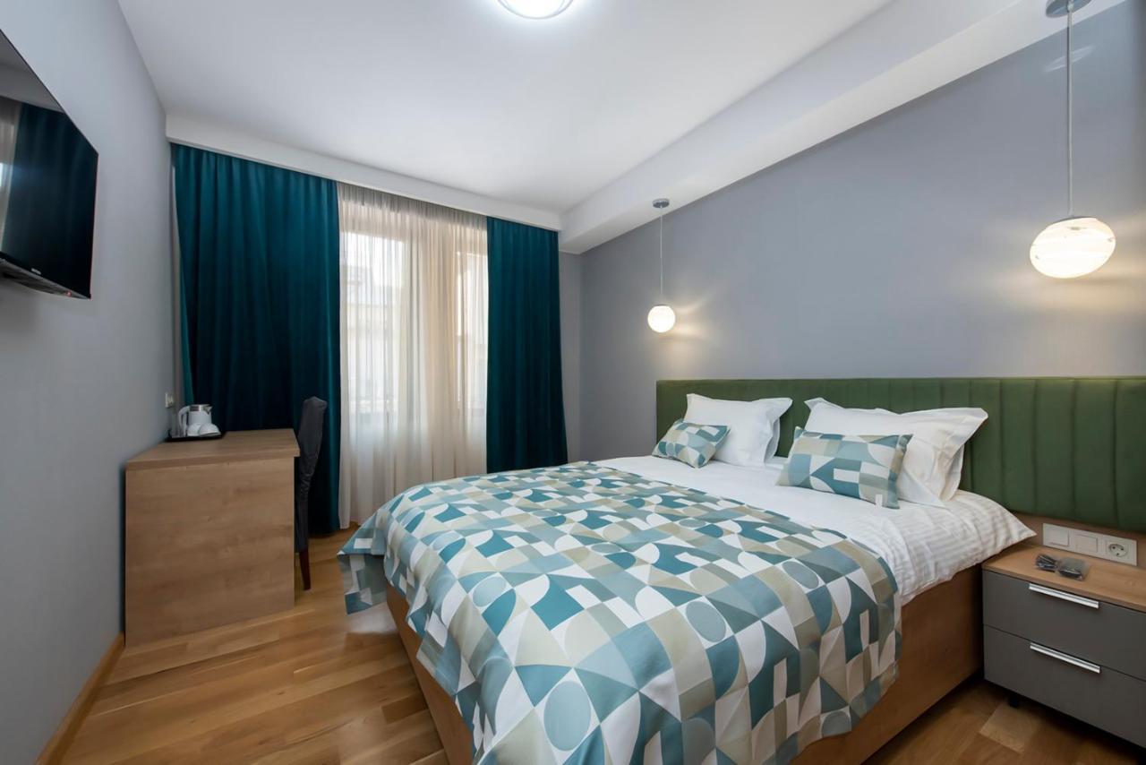 Hotel Embassy Tiflis Exterior foto