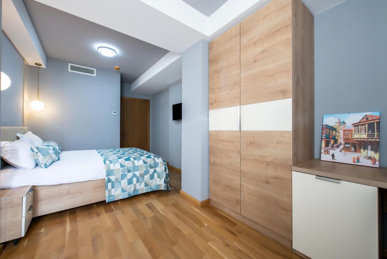 Hotel Embassy Tiflis Exterior foto